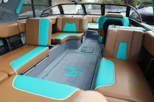 2022 Malibu 24 MXZ Wakesetter - New Arrival!! Only 124 Hours!! Icon