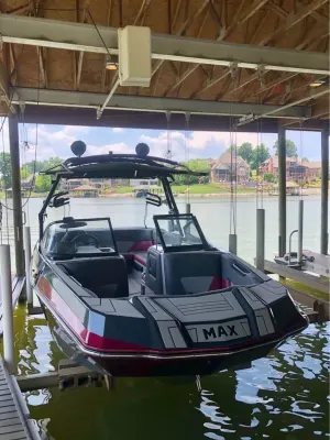 2020-moomba-max-146318-image2.webp