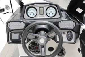 2019-axis-t22-146321-image12.webp