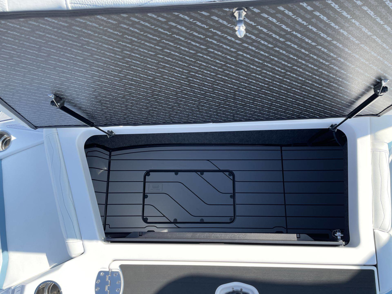2027 Nautique G23