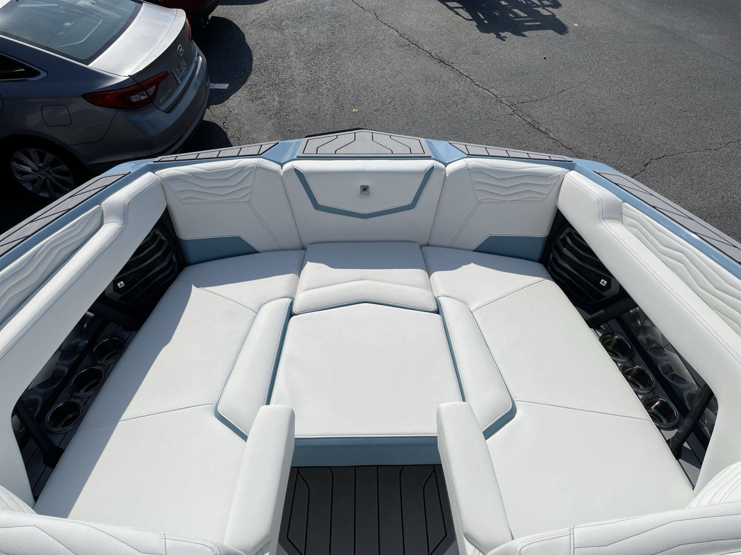 2027 Nautique G23