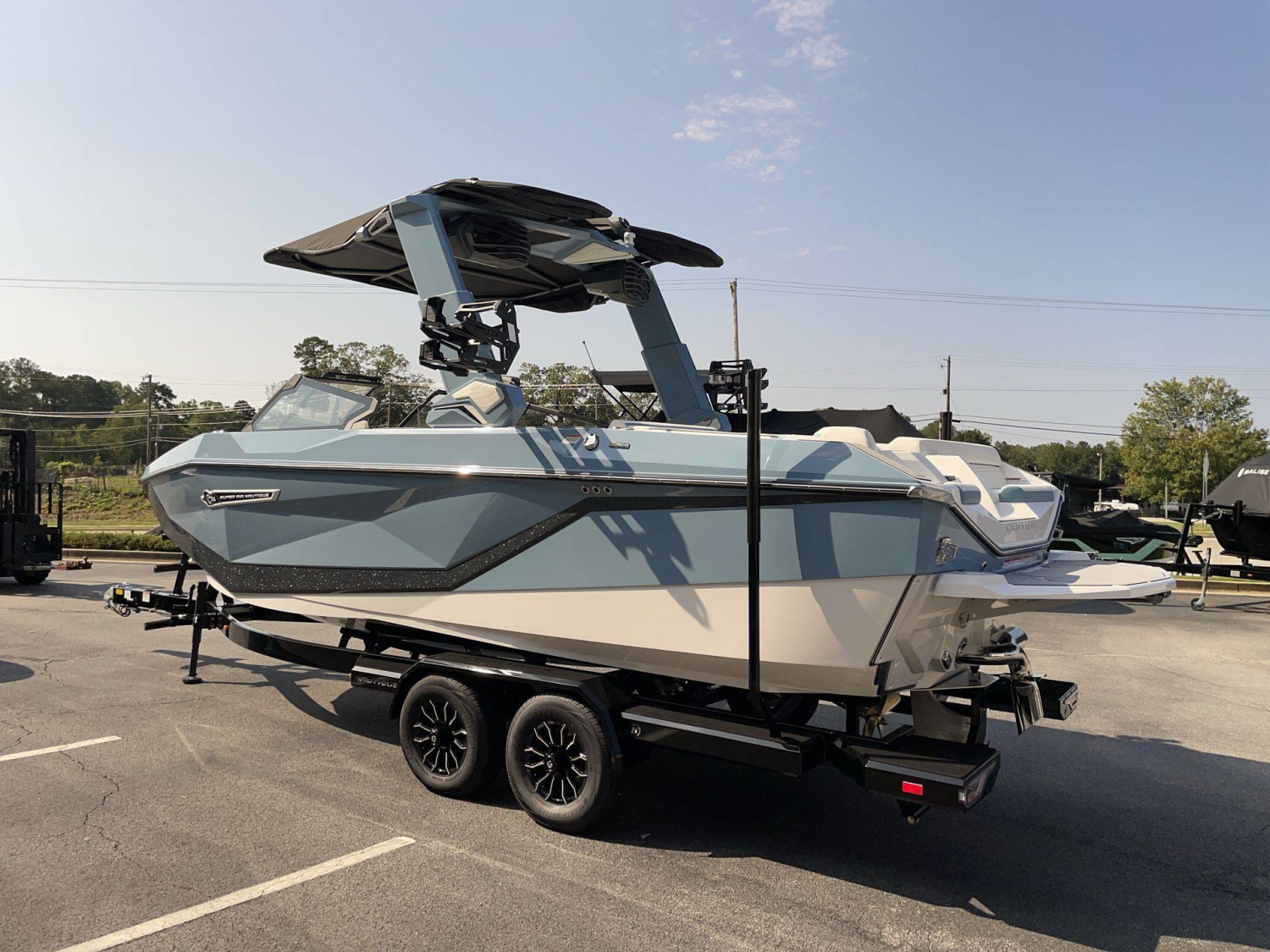 2027 Nautique G23