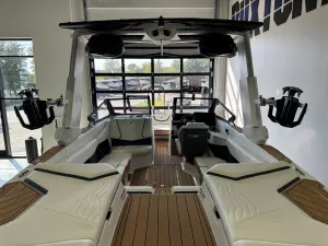 2025-nautique-g23-146335-image9