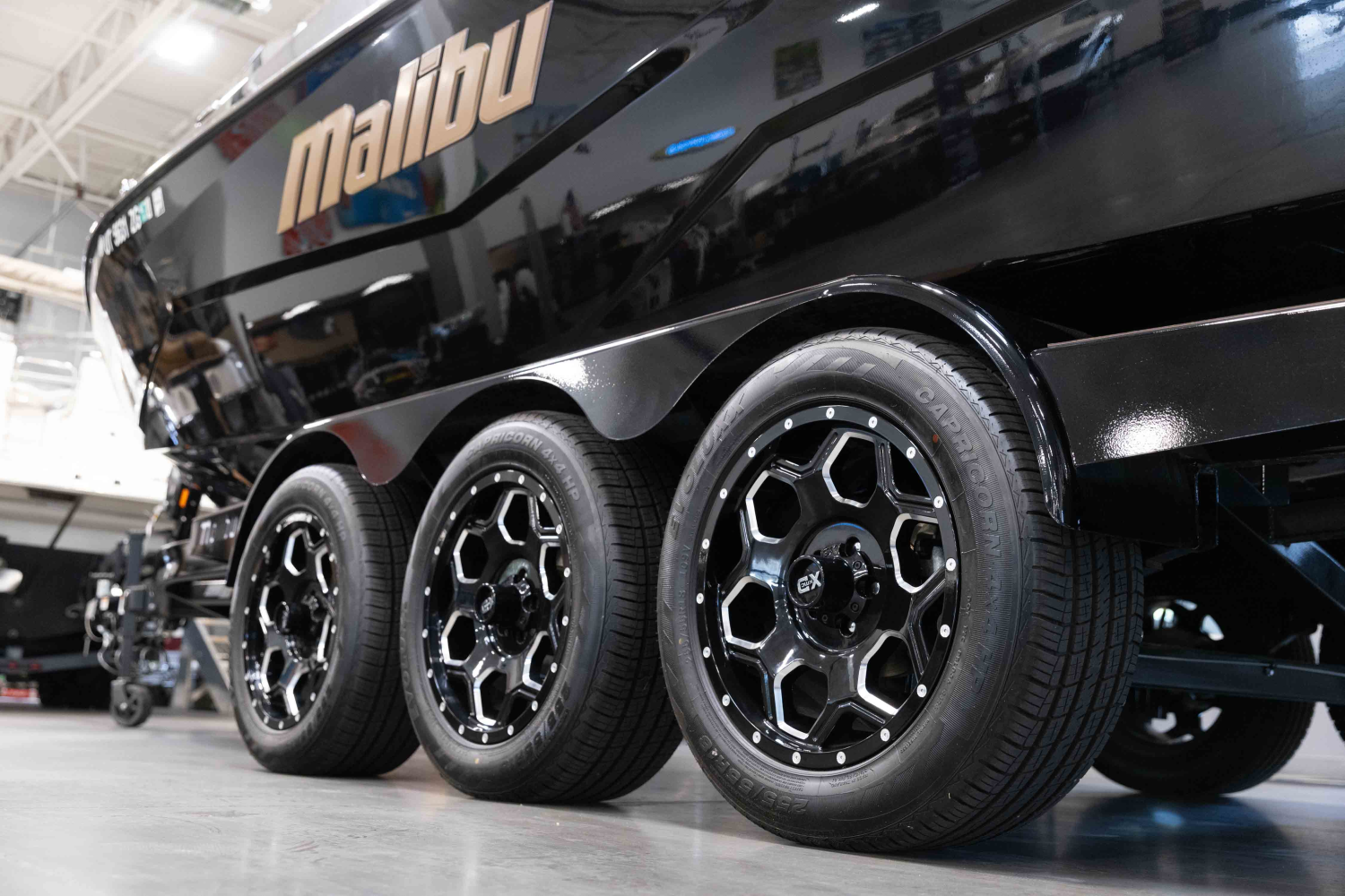 2025 Malibu Boats 25 LSV