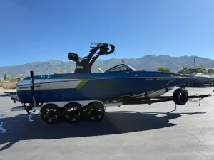 2017-malibu-wakesetter-24-mxz-146343-image5