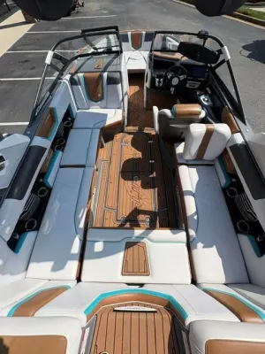 2017-nautique-g23-146345-image10