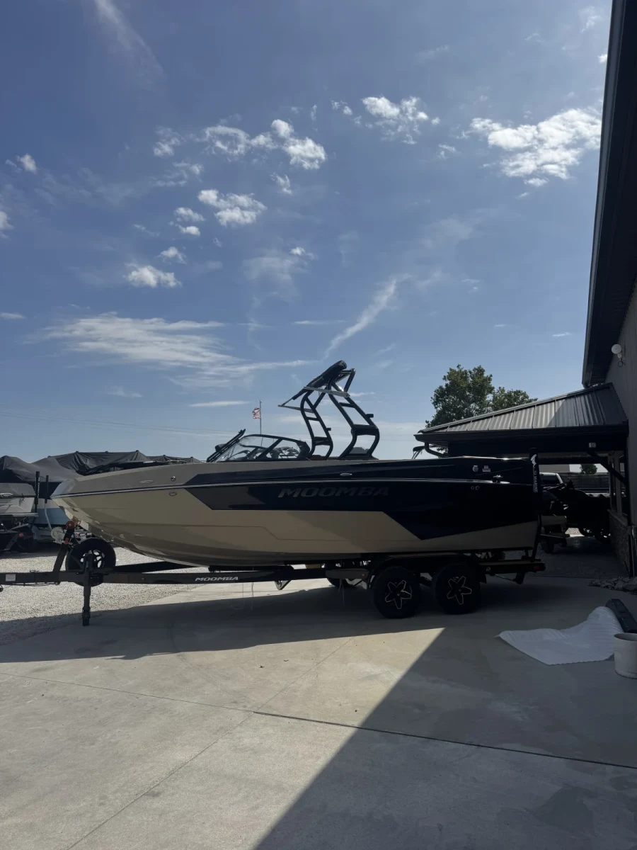 2027-moomba-max-146359-image3.webp