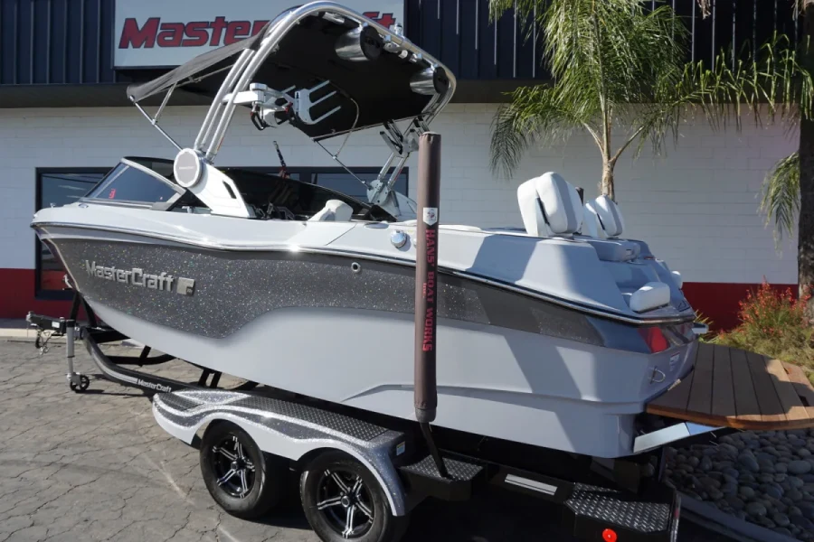 2023-mastercraft-xt22t-146371-image1.webp