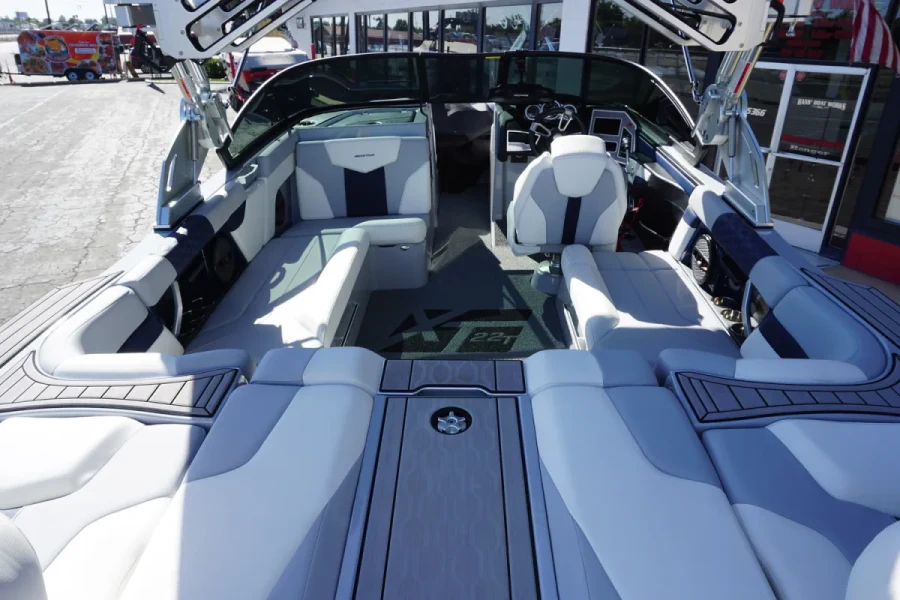 2023-mastercraft-xt22t-146371-image10.webp