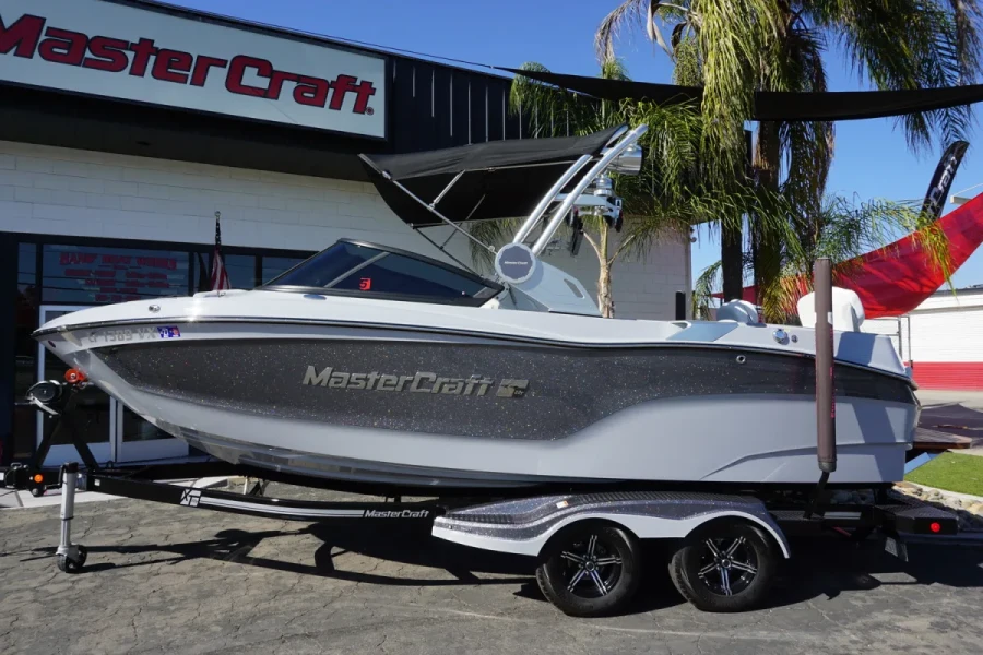 2023-mastercraft-xt22t-146371-image2.webp