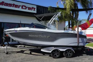 2023-mastercraft-xt22t-146371-image2.webp