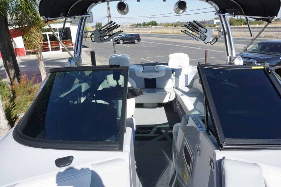 2023-mastercraft-xt22t-146371-image6.webp