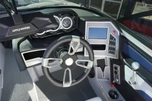 2023-mastercraft-xt22t-146371-image7.webp