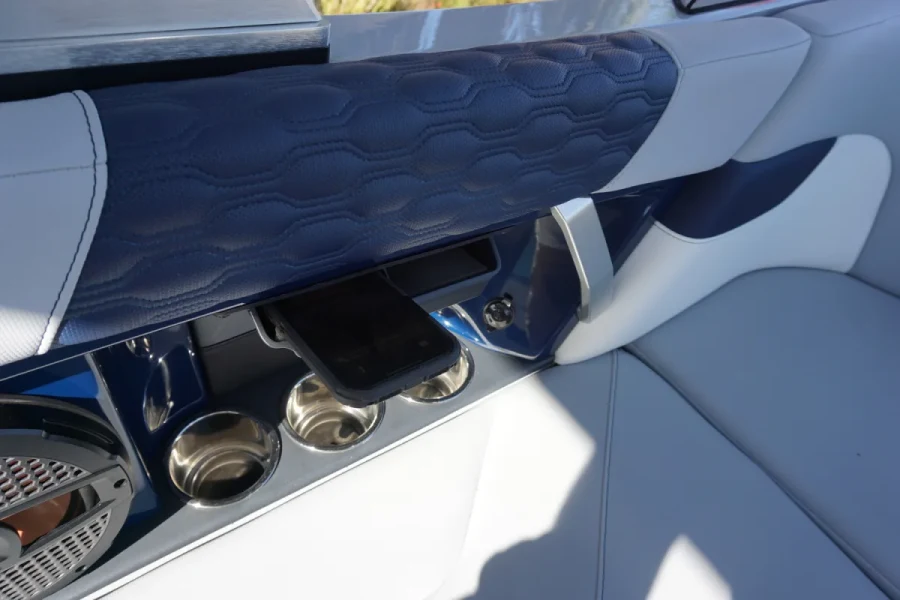 2023-mastercraft-xt22t-146371-image8.webp