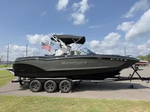 2021-mastercraft-x24-146372-image0.webp