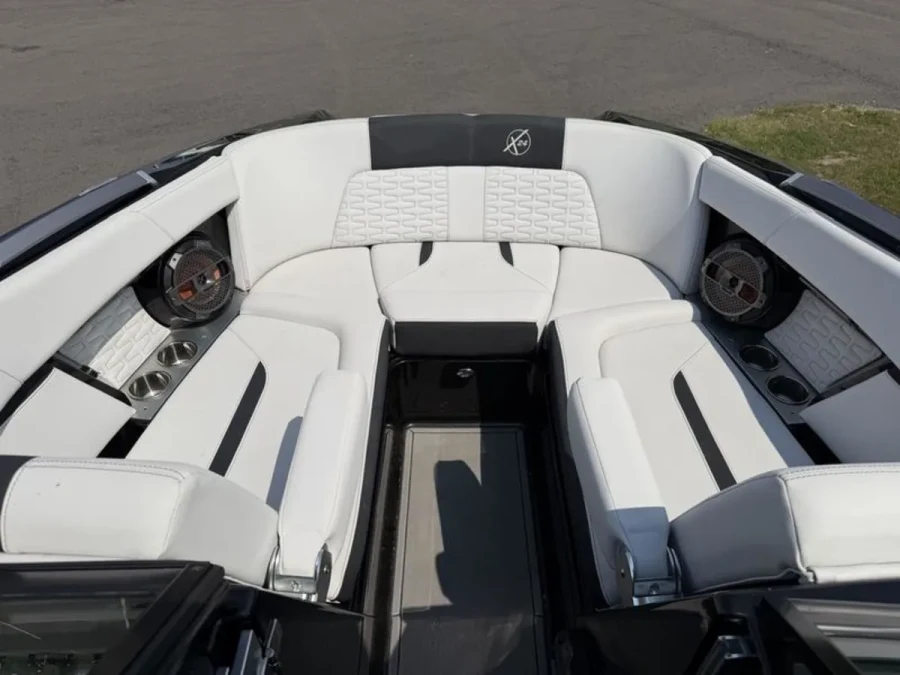 2021-mastercraft-x24-146372-image10.webp