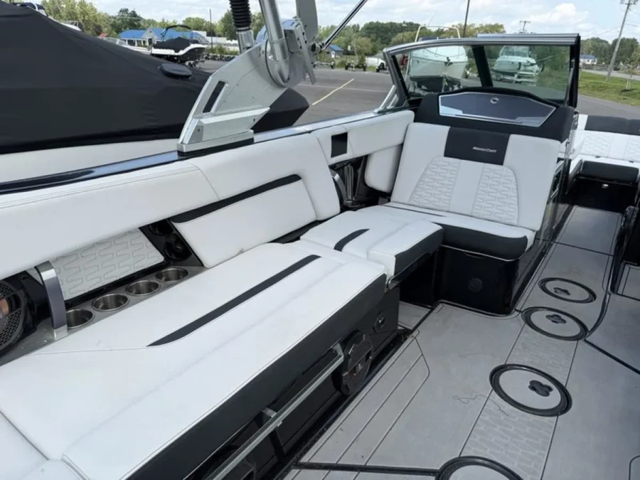 2021-mastercraft-x24-146372-image16.webp