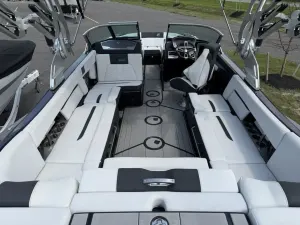 2021-mastercraft-x24-146372-image18.webp