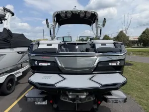 2021-mastercraft-x24-146372-image2.webp