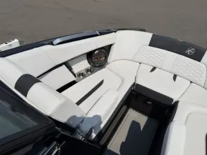2021-mastercraft-x24-146372-image8.webp