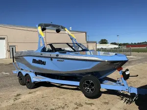 2027-malibu-wakesetter-vtx-146376-image1.webp