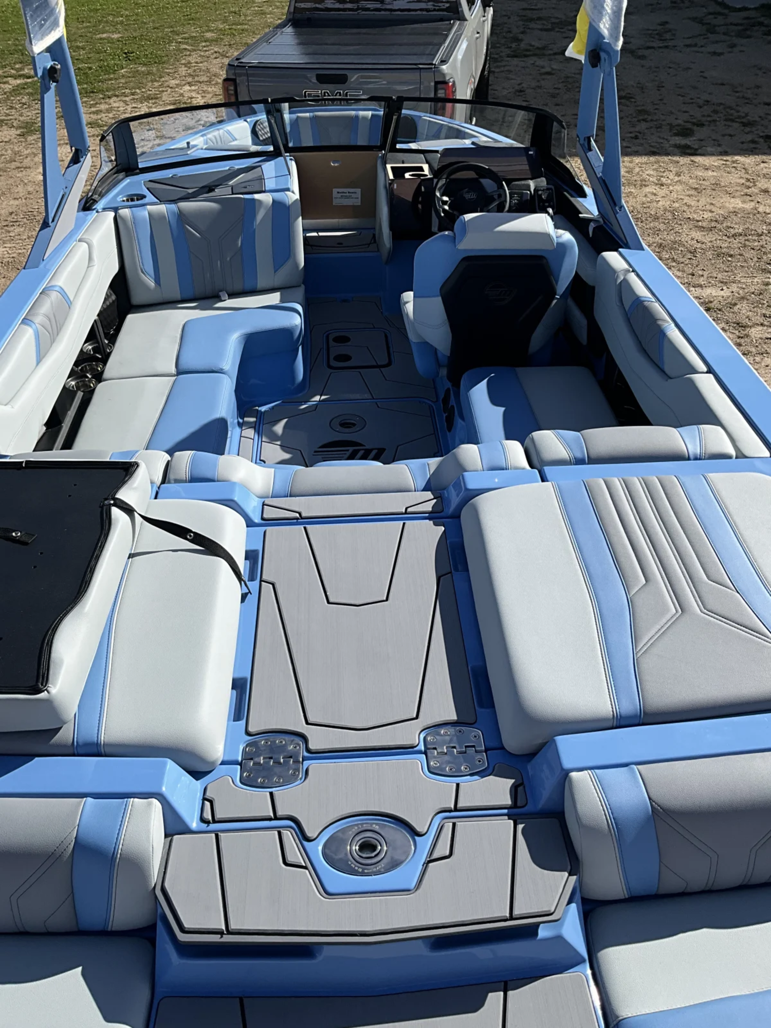 2027 MALIBU 20 VTX Wakesetter