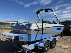 2027-malibu-wakesetter-vtx-146376-image2.webp