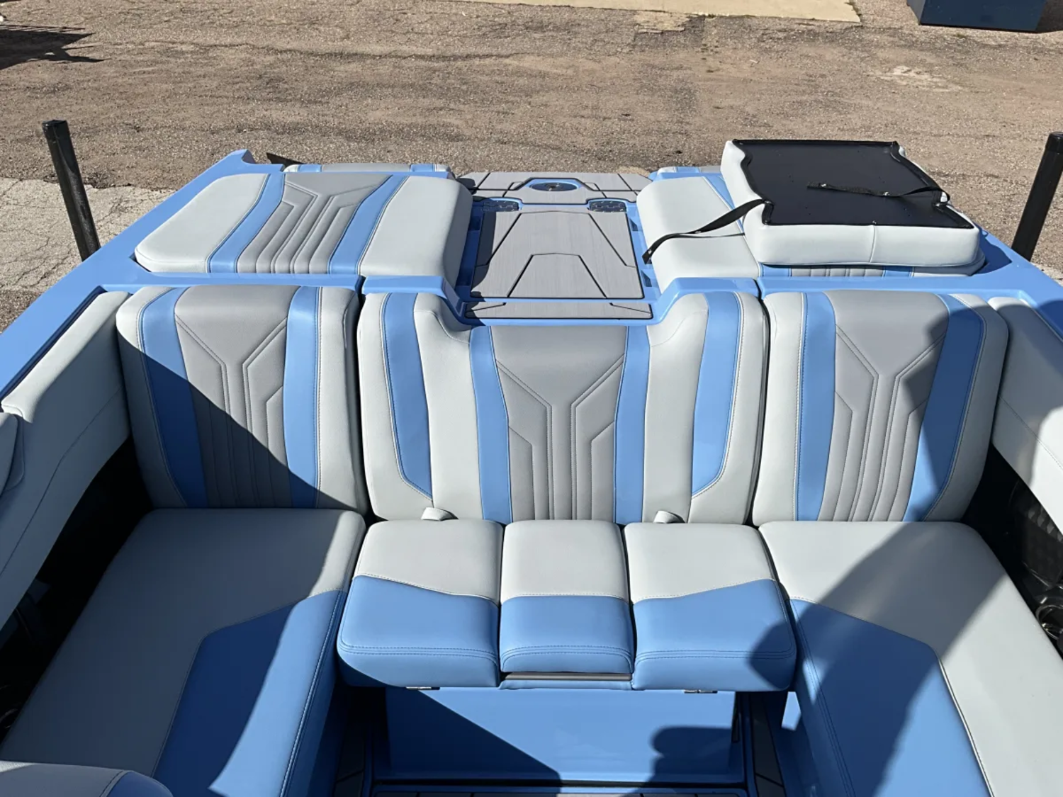 2027 MALIBU 20 VTX Wakesetter