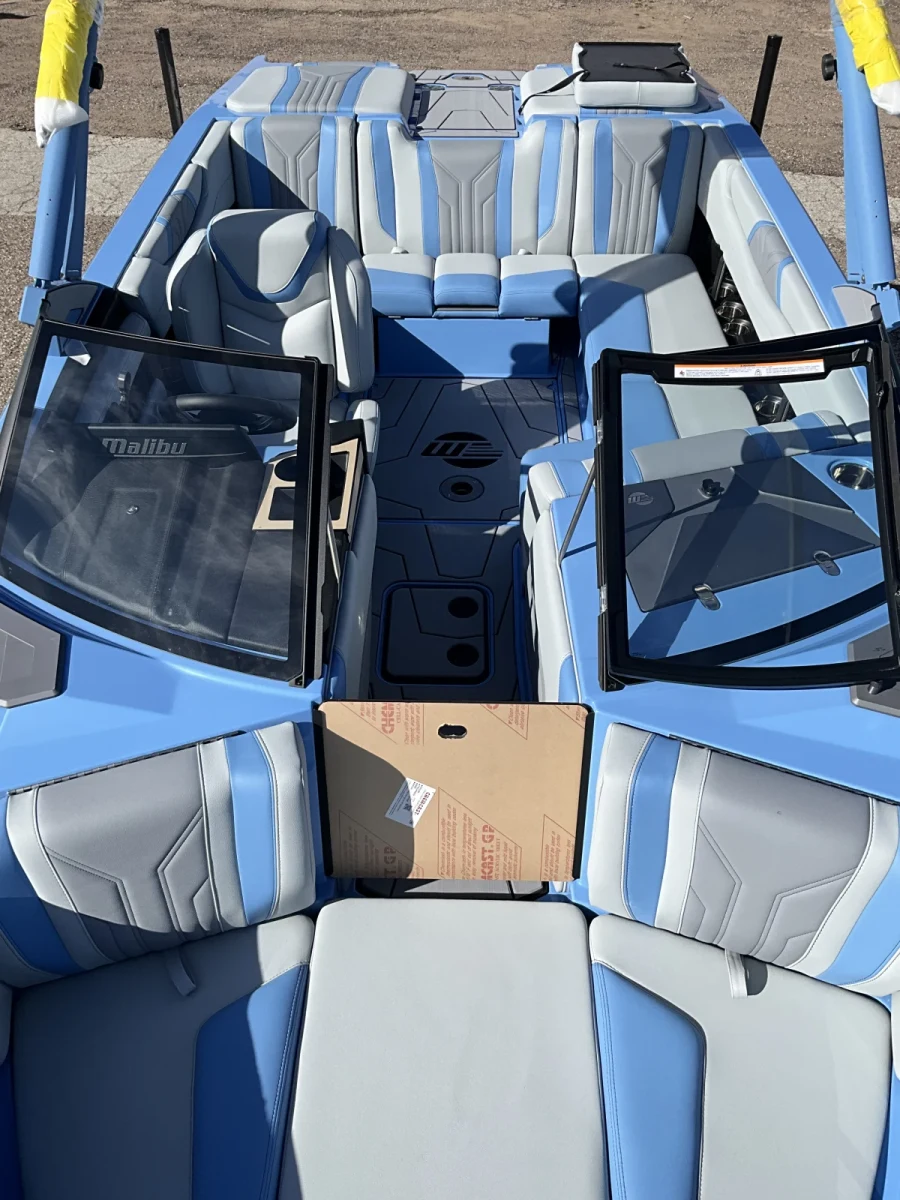 2027-malibu-wakesetter-vtx-146376-image8.webp