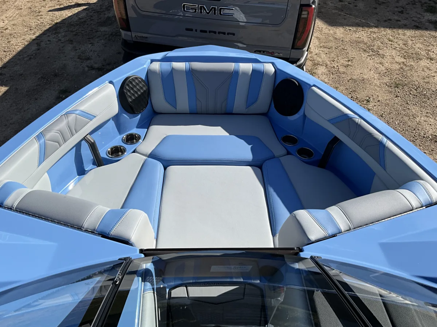 2027 MALIBU 20 VTX Wakesetter