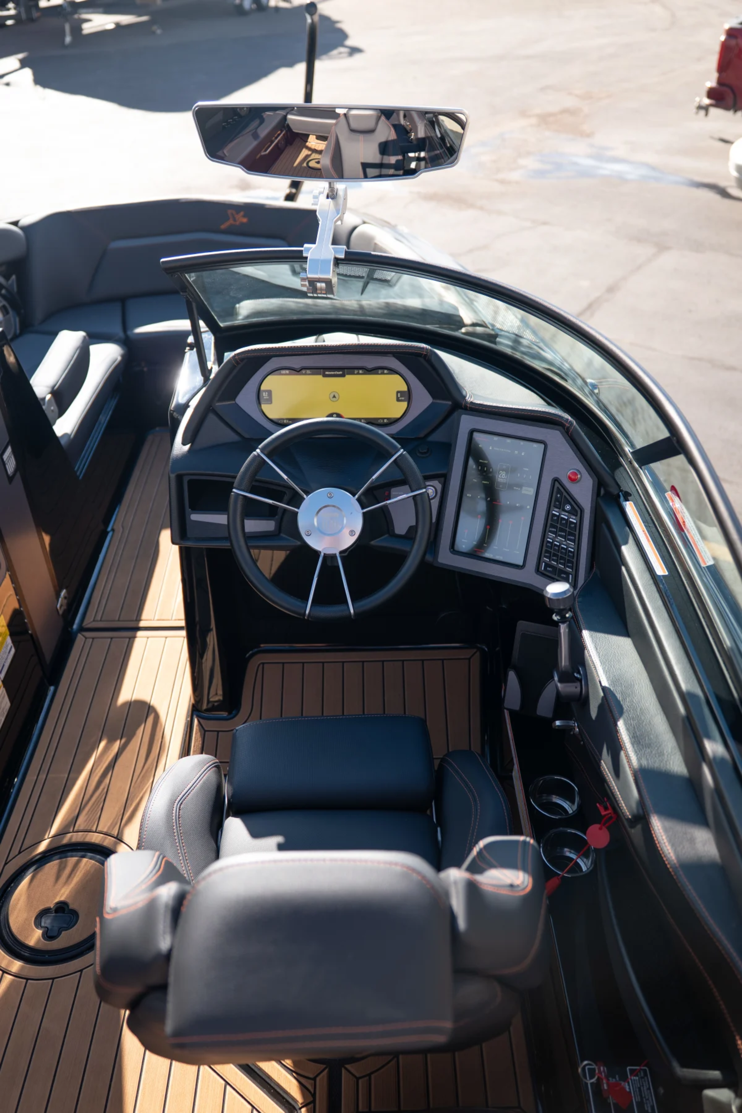 2022 MASTERCRAFT XSTAR-S WITH REAR STERN THRUSTER  