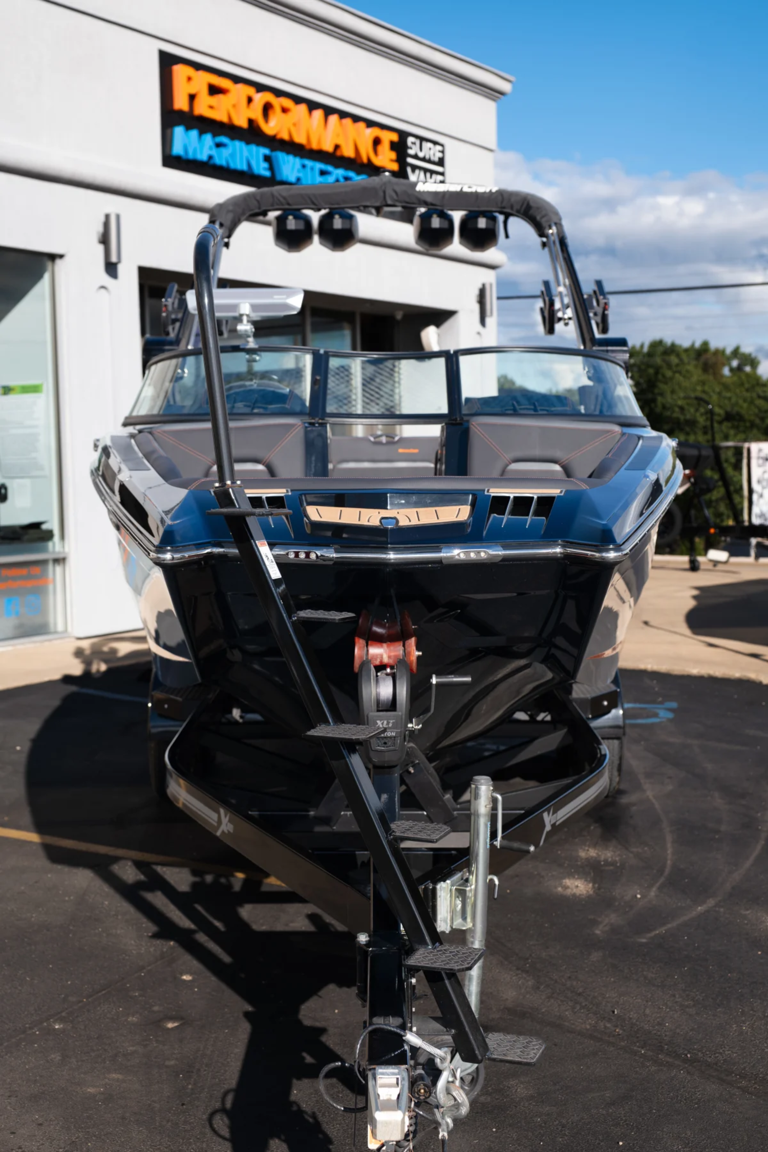 2022 MASTERCRAFT XSTAR-S WITH REAR STERN THRUSTER  