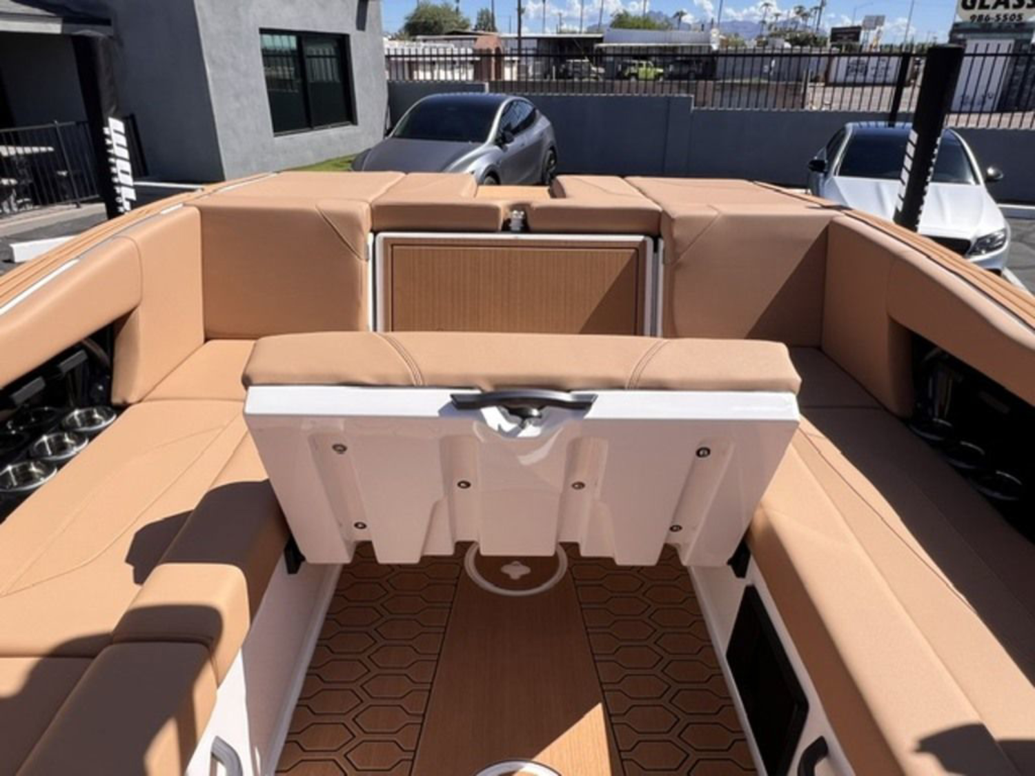 2027 Mastercraft NXT24