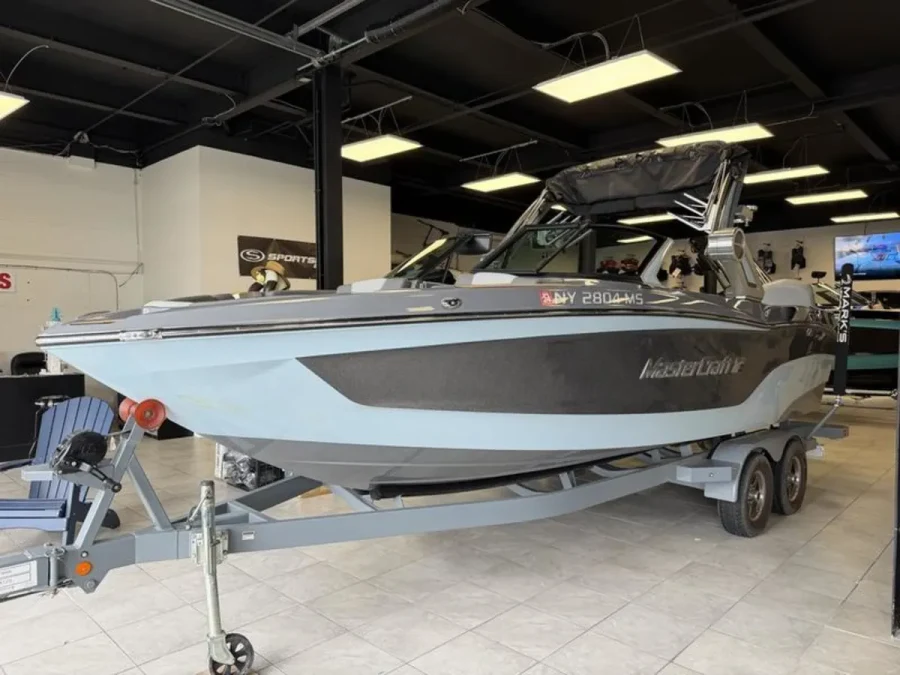 2022-mastercraft-xt23-146407-image1.webp