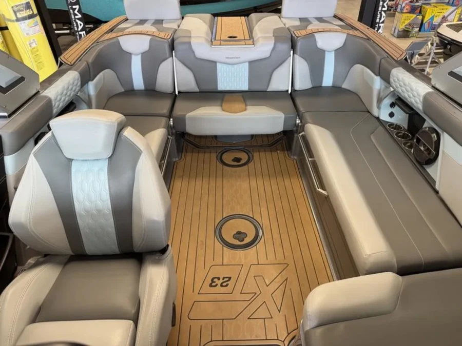 2022-mastercraft-xt23-146407-image16.webp