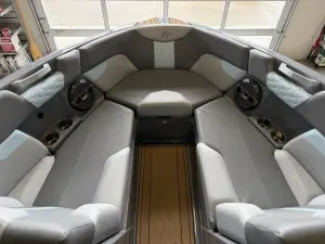 2022-mastercraft-xt23-146407-image17.webp