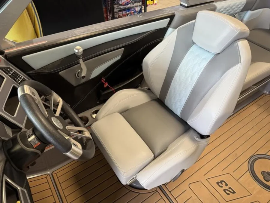 2022-mastercraft-xt23-146407-image18.webp