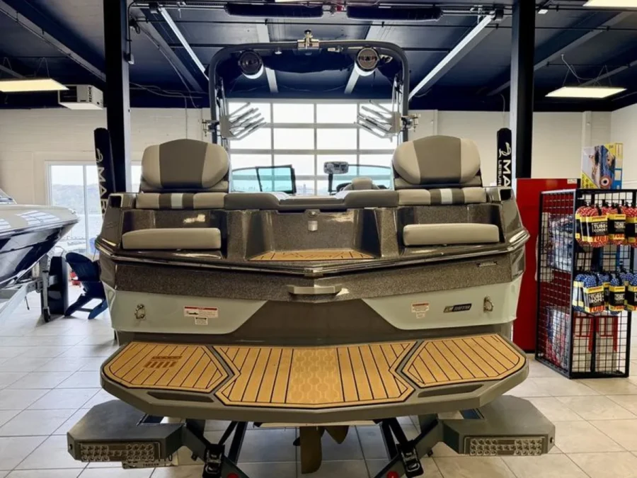 2022-mastercraft-xt23-146407-image4.webp
