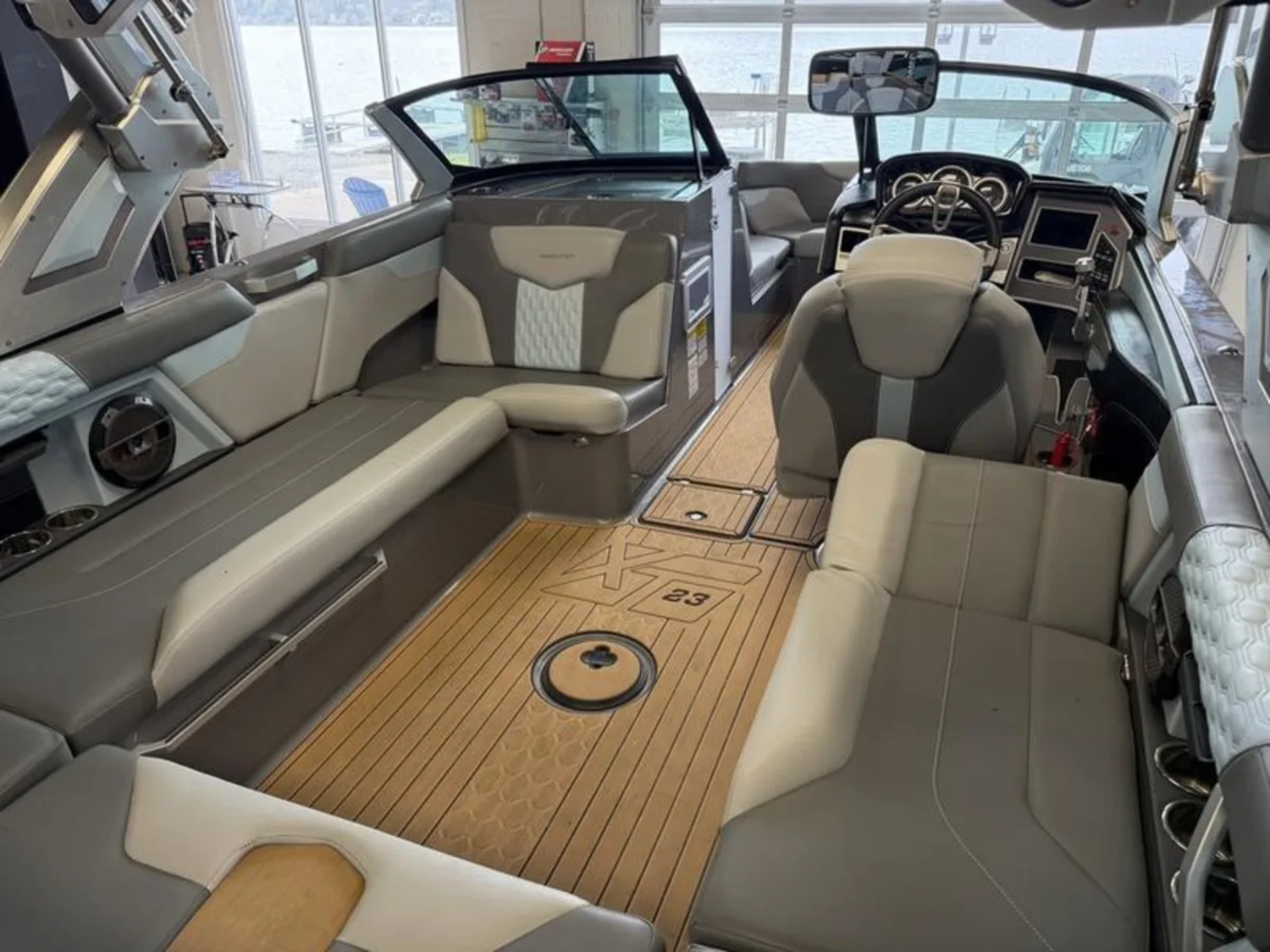 2022 Mastercraft XT23
