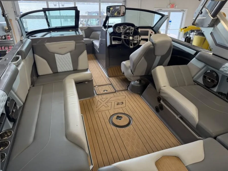 2022-mastercraft-xt23-146407-image7.webp