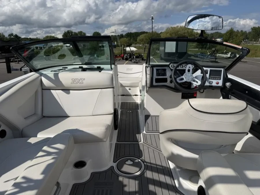 2019-mastercraft-nxt20-146409-image12.webp
