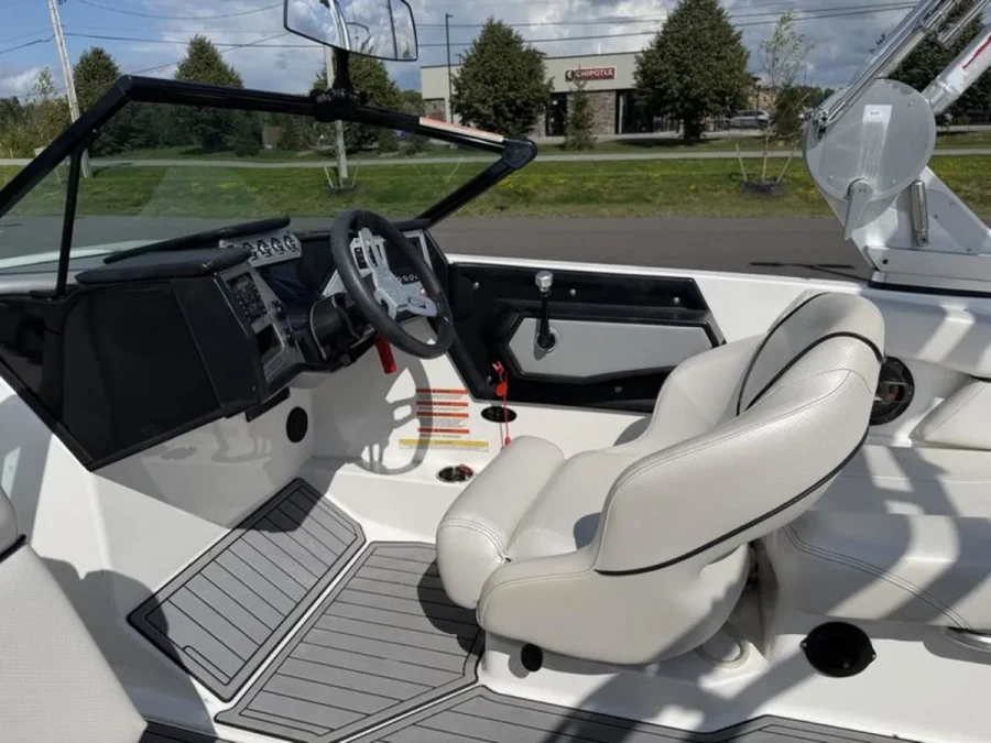 2019-mastercraft-nxt20-146409-image13.webp