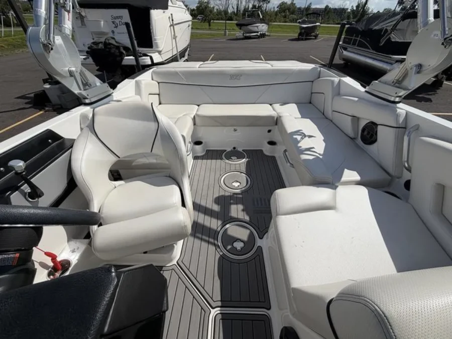 2019-mastercraft-nxt20-146409-image17.webp