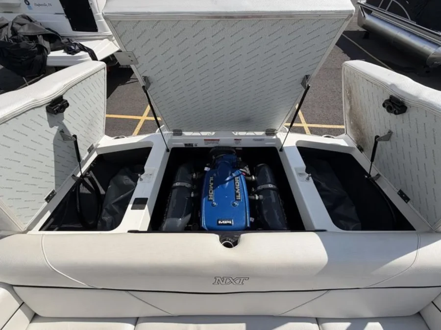 2019-mastercraft-nxt20-146409-image8.webp