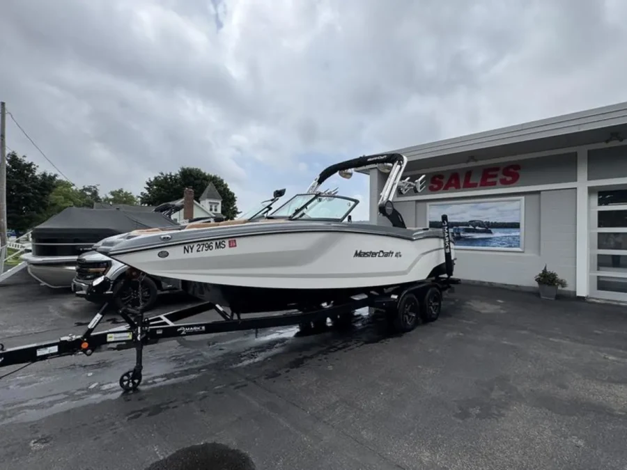 2022-mastercraft-nxt22-146410-image1.webp