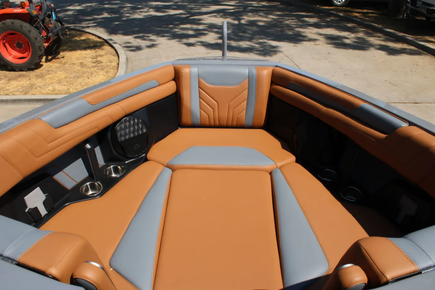 2026 Malibu 25 LSV