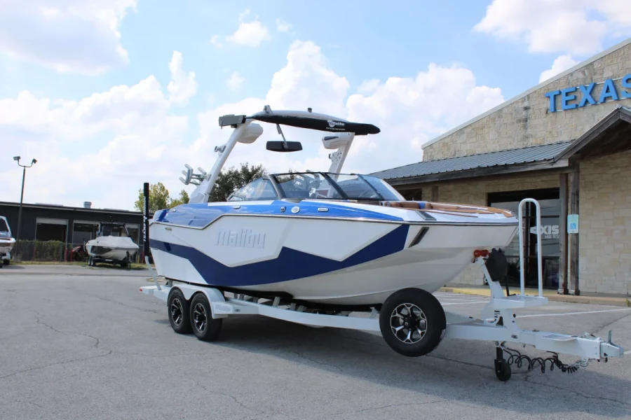2027-malibu-m230-146417-image1.webp