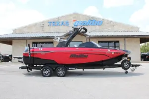 2023-malibu-wakesetter-23-lsv-146419-image0.webp
