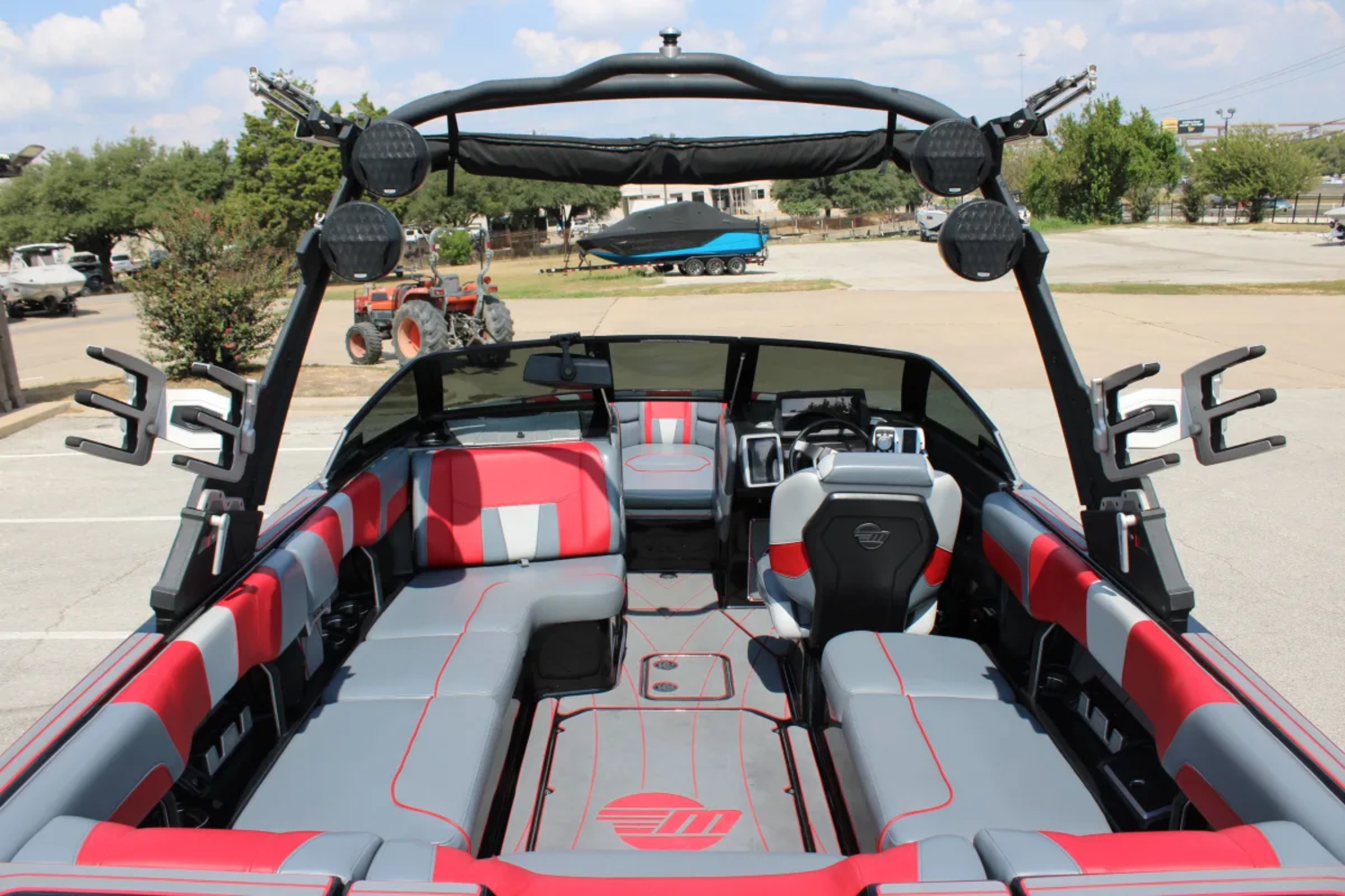 2023 Malibu 23 LSV