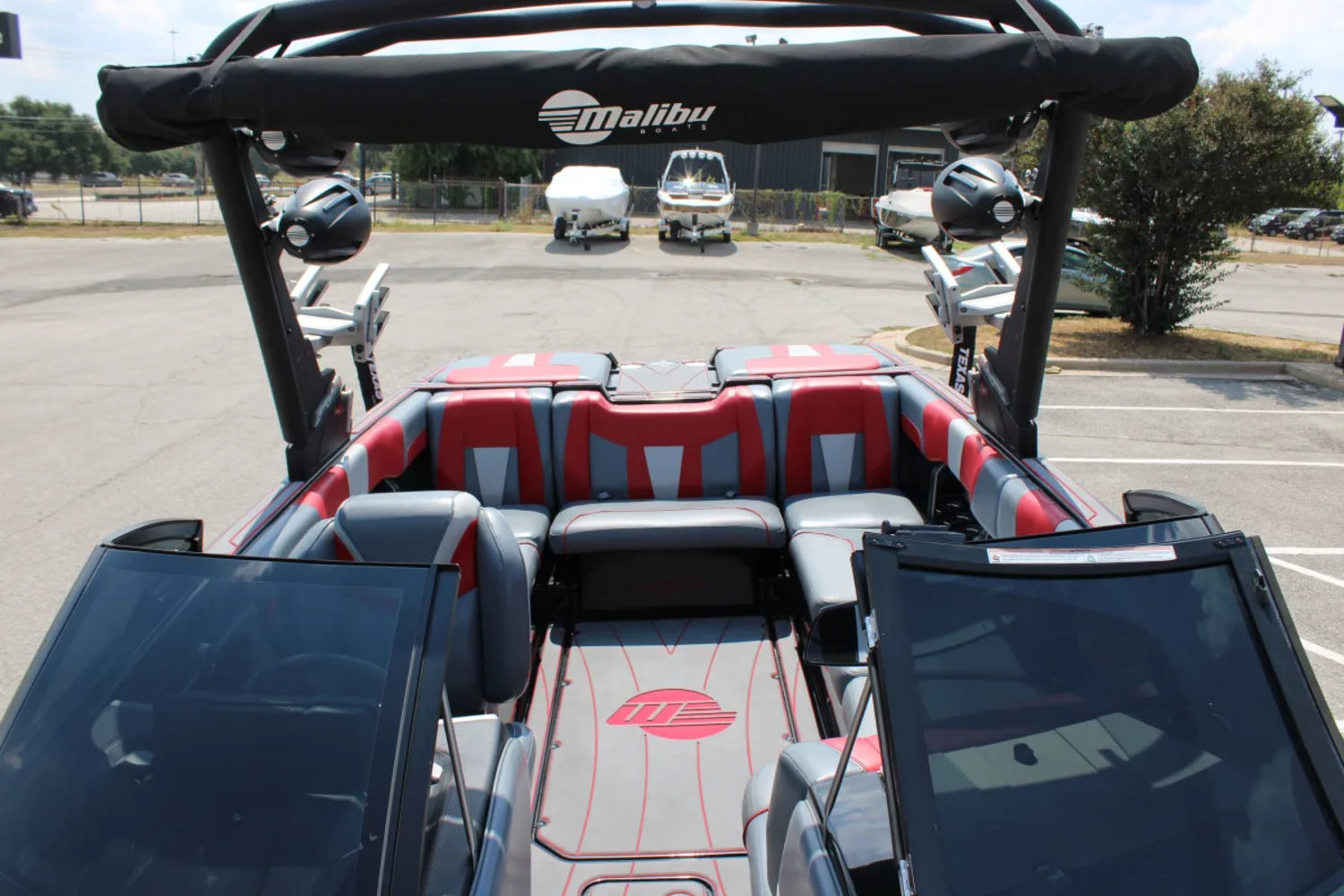 2023 Malibu 23 LSV